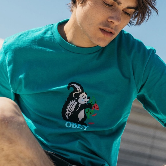 Obey Graphic T Shirt - Picture 2 of 5
